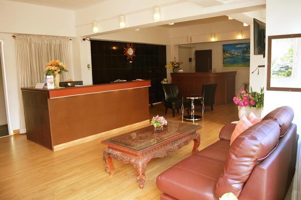Hotel De Ratt Phuket Exterior photo