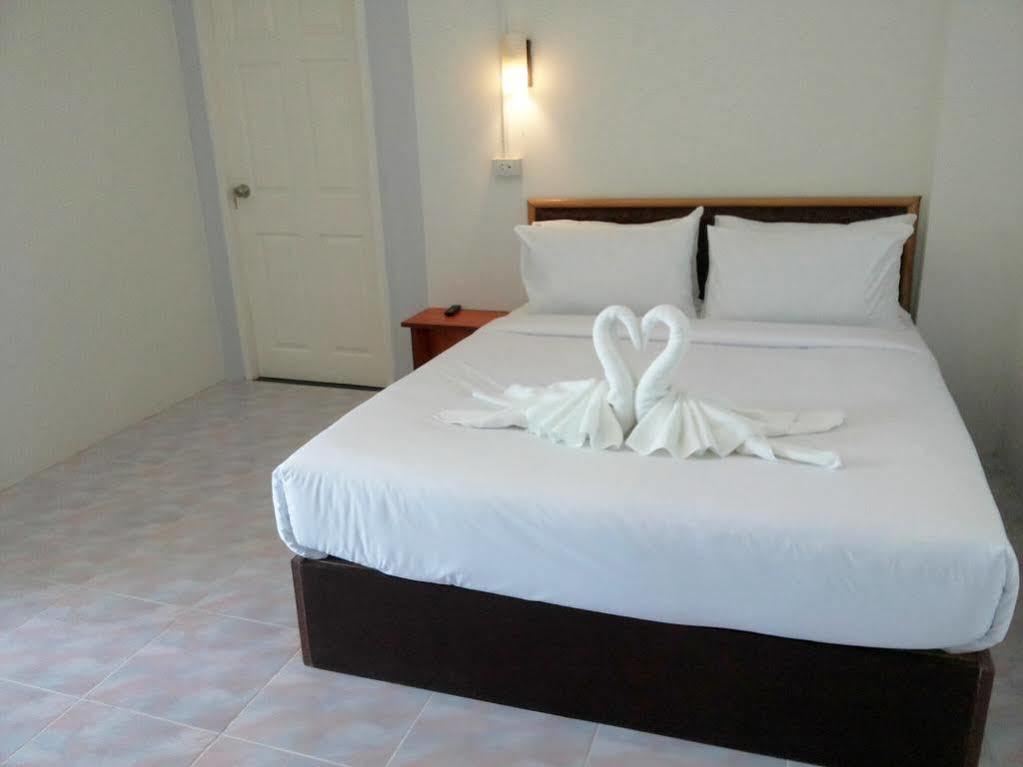 Hotel De Ratt Phuket Exterior photo