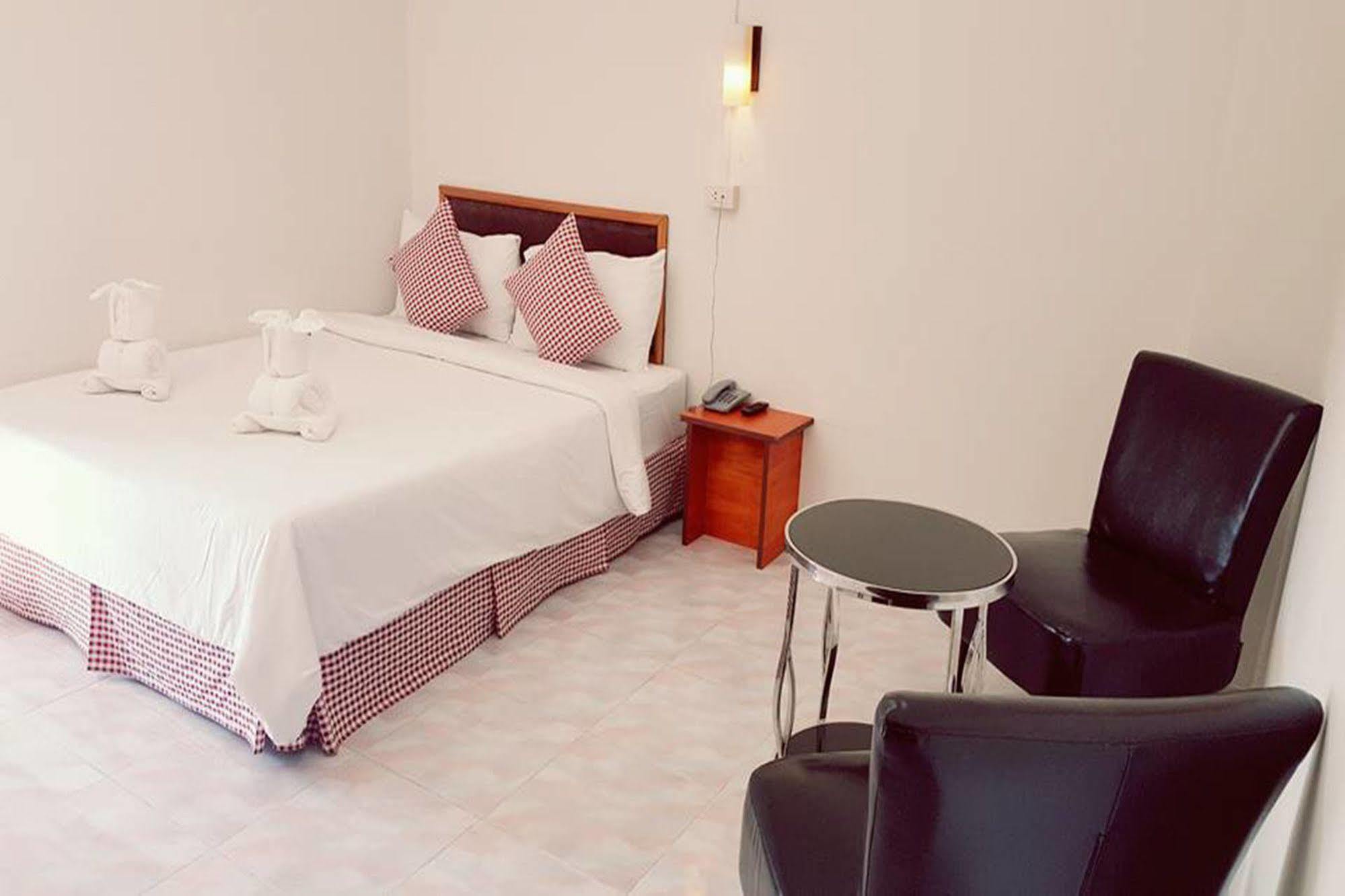 Hotel De Ratt Phuket Exterior photo
